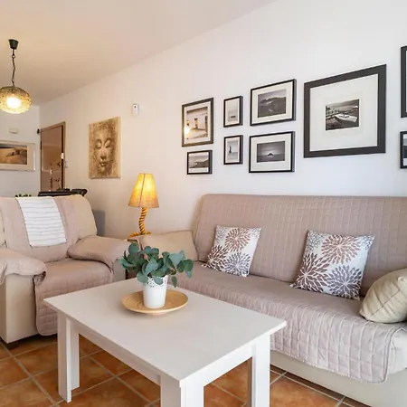 דירה 2 Bedroom Beautiful In