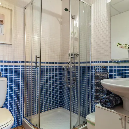 דירה 2 Bedroom Beautiful In