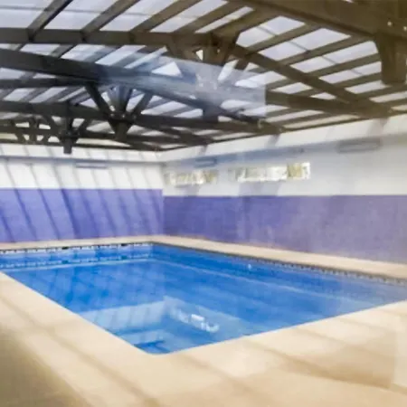 2 Bedroom Beautiful In Apartment *